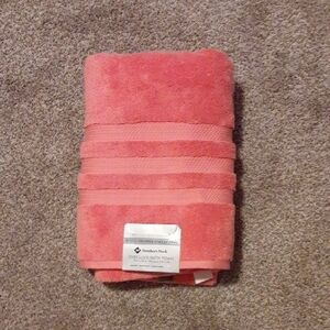 Member's Mark Oversized Bath Towel in Coral